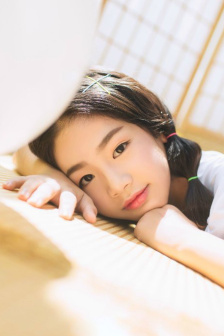 男女打扑克